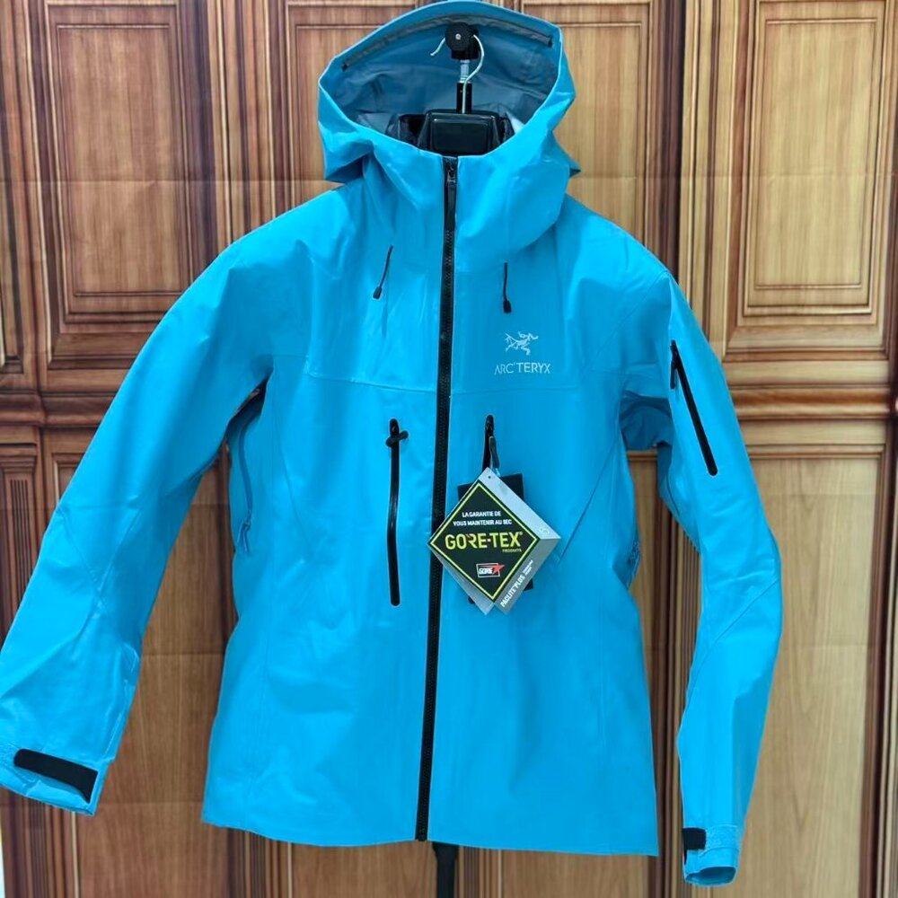 Arc'teryx Sky Blue 3-in-1 Jacket with GORE-TEX Waterproof Down Liner, Size L.